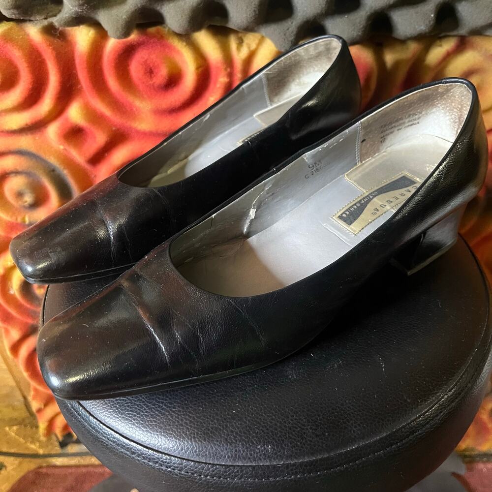 Caressa Women’s Classic leather pump heal black 9